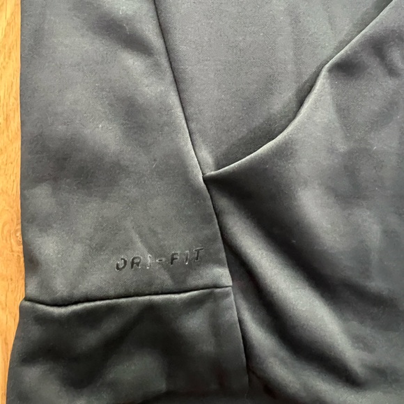 Men's Nike Therma Hoodie in deep jungle Sz L - Picture 10 of 10